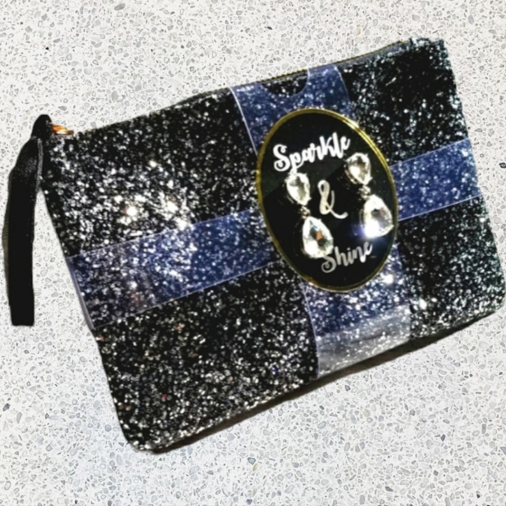 $28 LAST DAY 🛍️ 5⭐RATED HP🎉Sparkly Clutch w/Earrings, stunning NWT